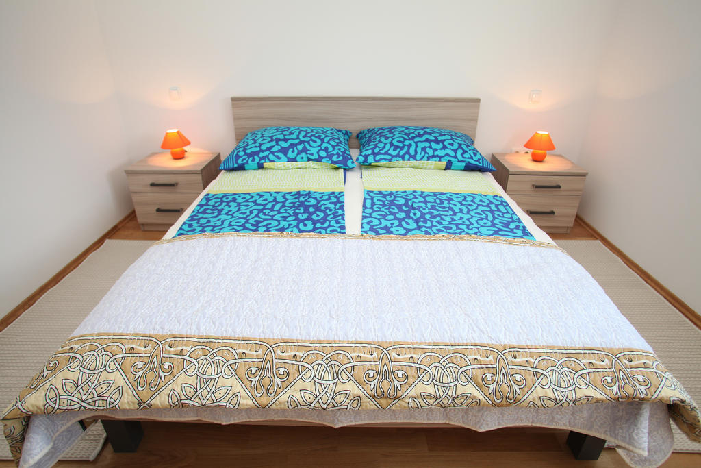 Villa Iris Apartments Seget Vranjica Kültér fotó