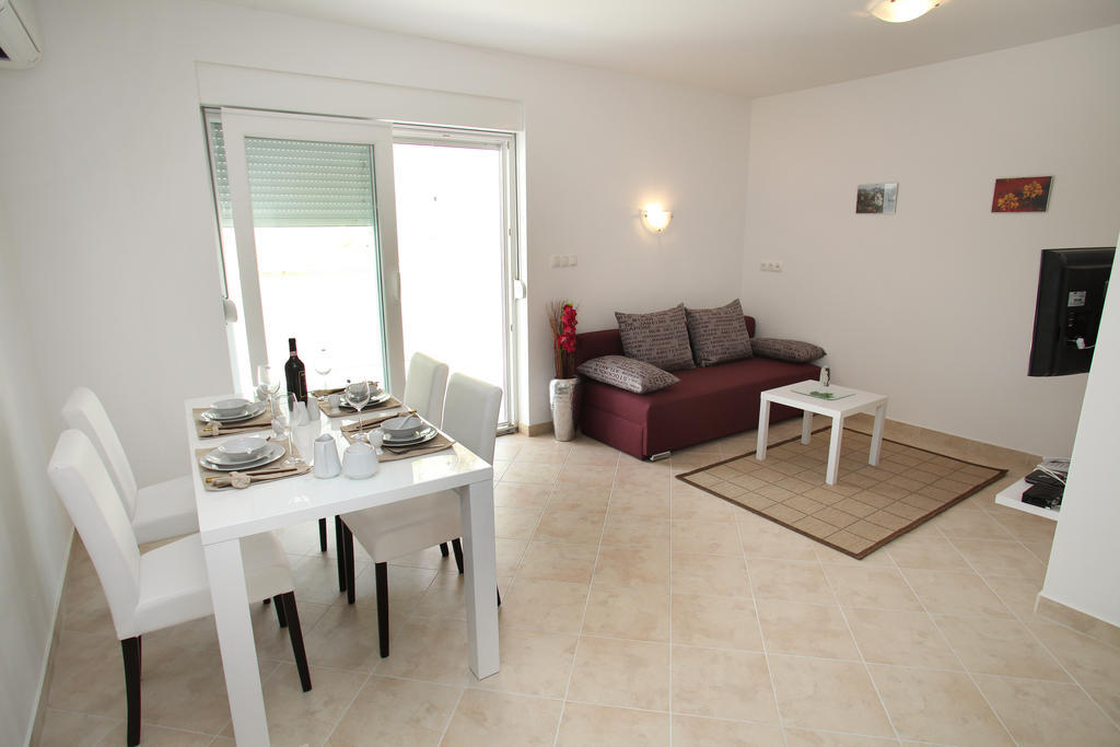 Villa Iris Apartments Seget Vranjica Kültér fotó