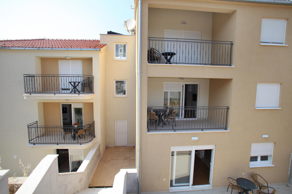 Villa Iris Apartments Seget Vranjica Kültér fotó