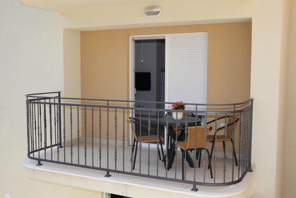 Villa Iris Apartments Seget Vranjica Kültér fotó